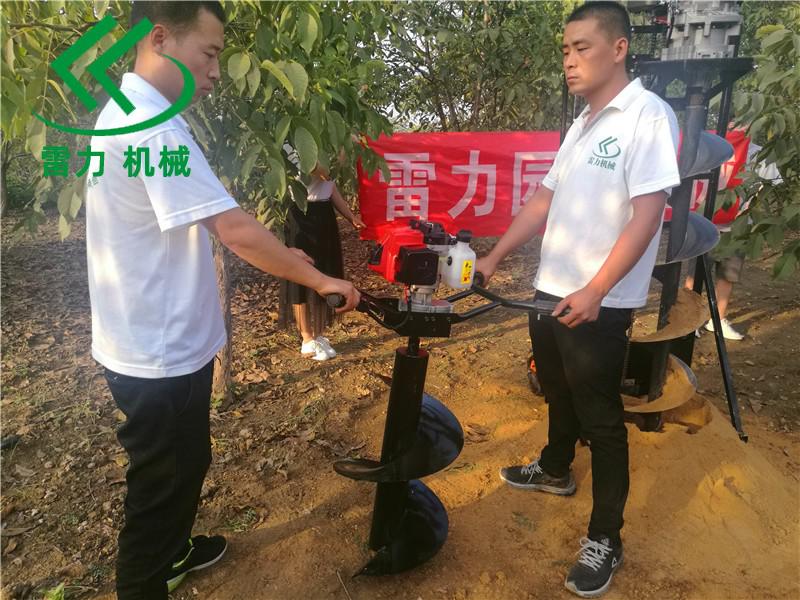 手扶式挖坑機(jī)快速地鉆